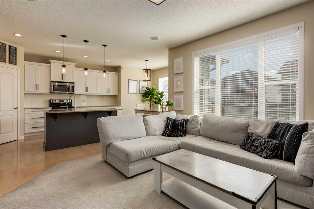 152 Brightoncrest Manor SE, Calgary — photo 3 of 37