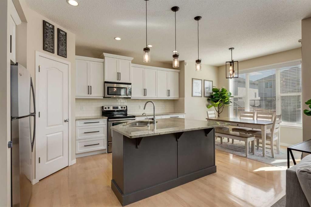 152 Brightoncrest Manor SE, Calgary — photo 4 of 37