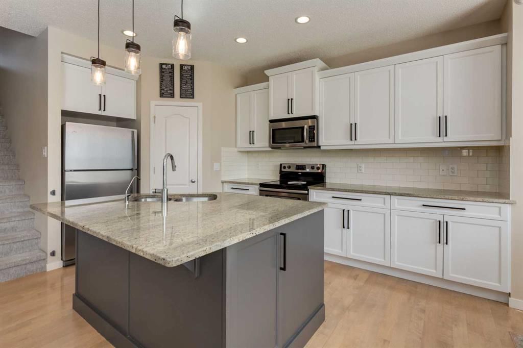 152 Brightoncrest Manor SE, Calgary — photo 5 of 37