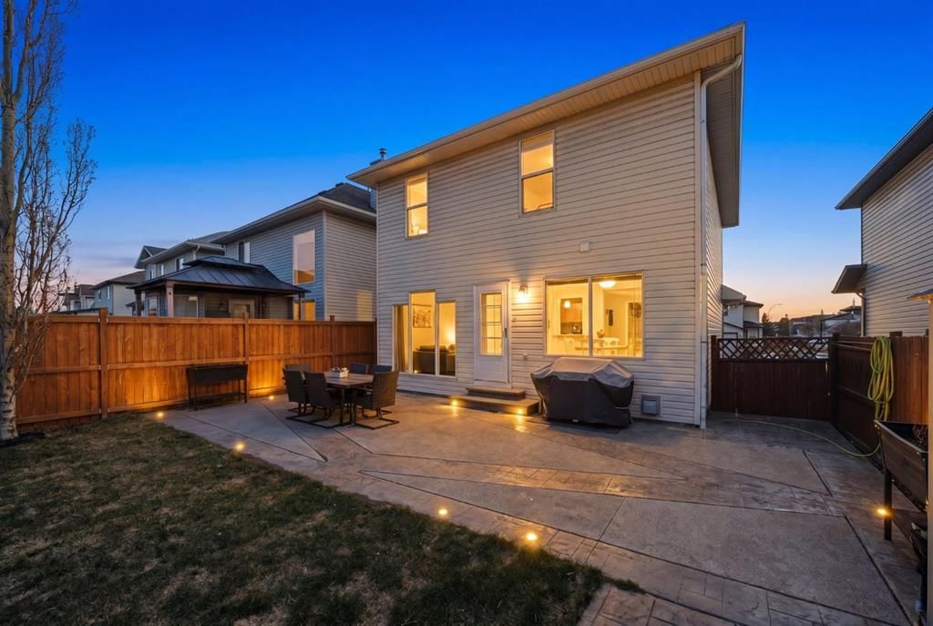 289 Douglas Ridge Circle SE, Calgary — photo 2 of 47
