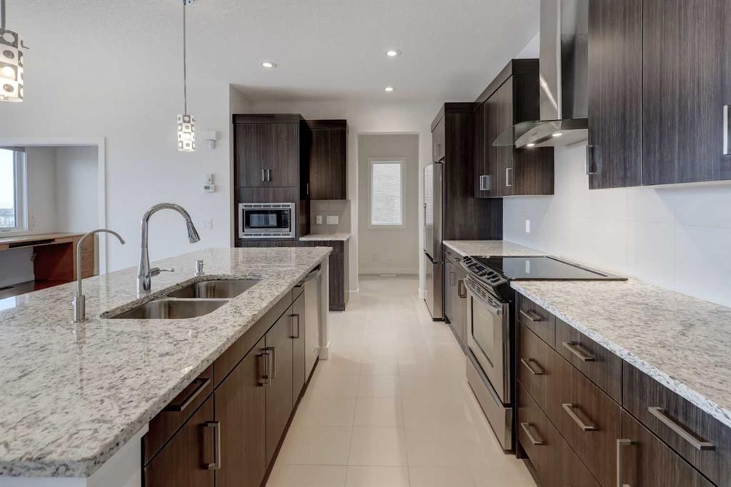 83 Evansridge View NW, Calgary — photo 5 of 46