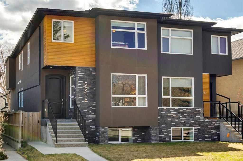 2205 3 Avenue NW, Calgary — photo 2 of 49