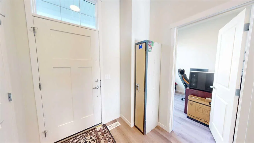 163 Magnolia Way SE, Calgary — photo 2 of 26