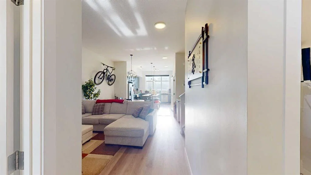 163 Magnolia Way SE, Calgary — photo 5 of 26