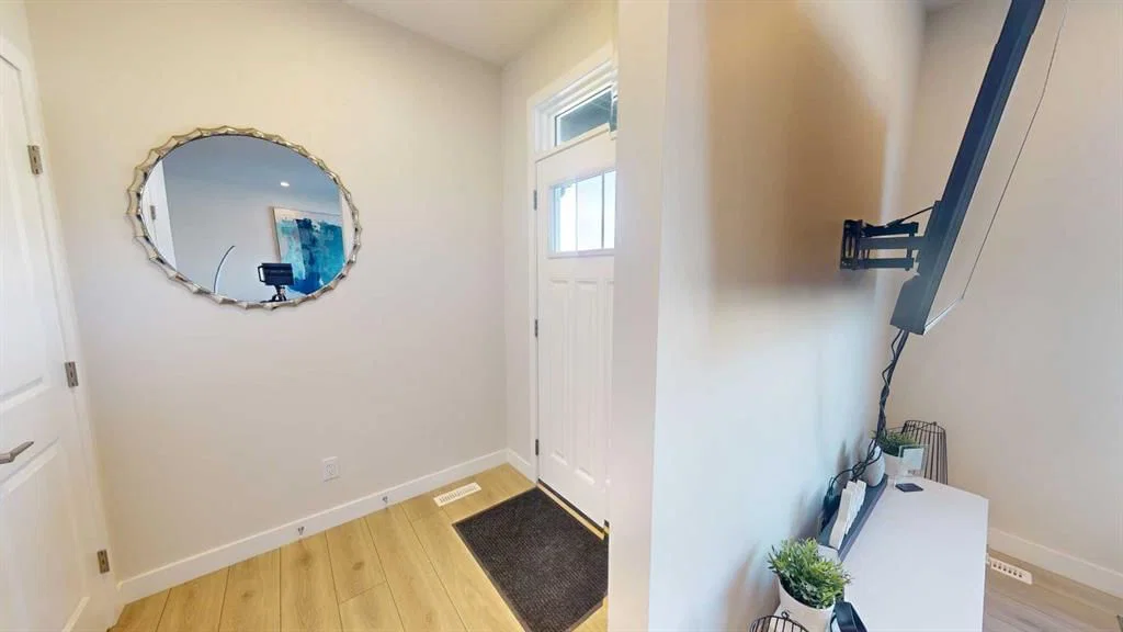115 Magnolia Drive SE, Calgary — photo 3 of 27