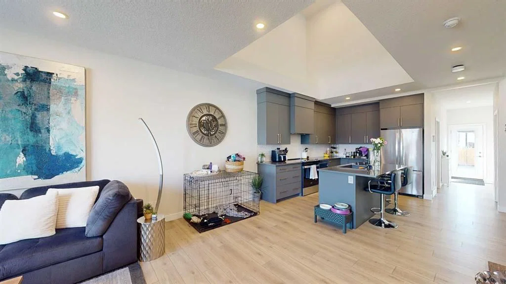 115 Magnolia Drive SE, Calgary — photo 4 of 27