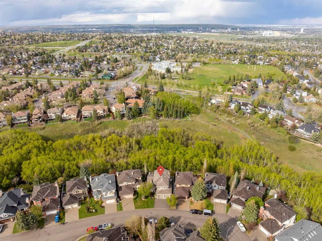 52 Christie Knoll Heights SW, Calgary — photo 2 of 50