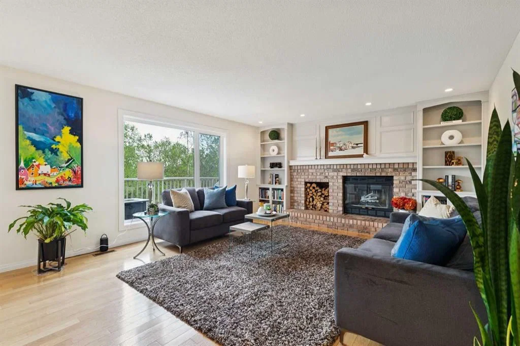 52 Christie Knoll Heights SW, Calgary — photo 5 of 50
