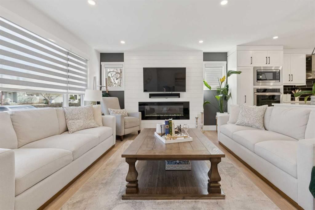 691 Brookpark Drive SW, Calgary — photo 3 of 35