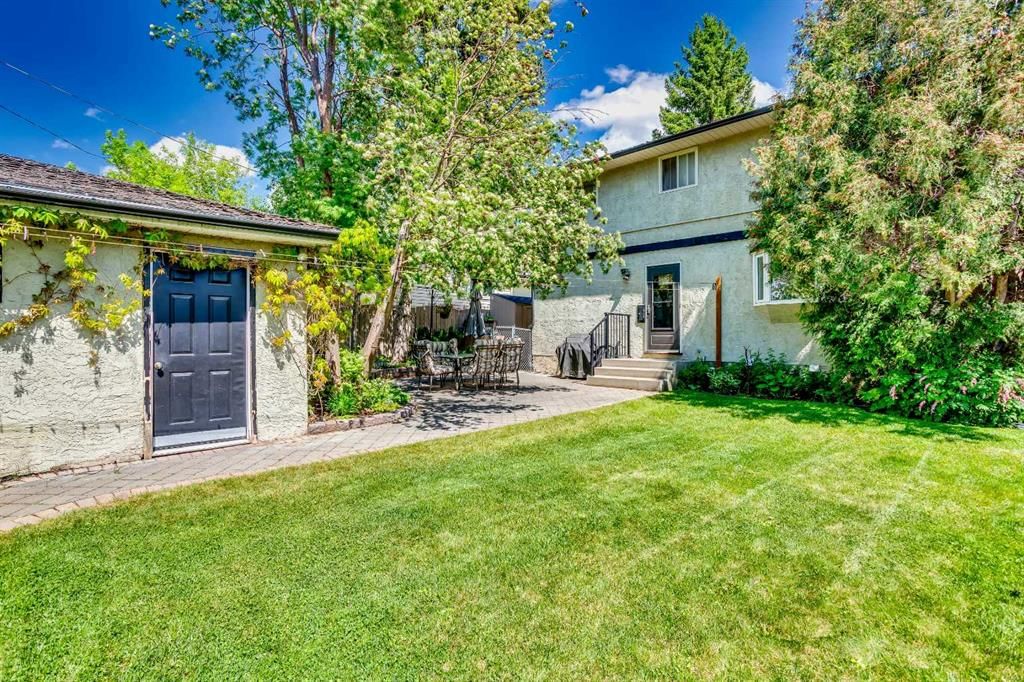 108 Silver Springs Drive NW, Calgary — photo 5 of 36