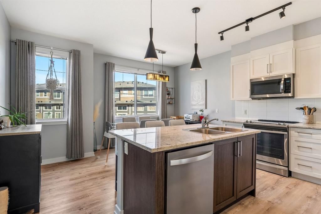 247 Sage Hill Grove NW, Calgary — photo 4 of 22