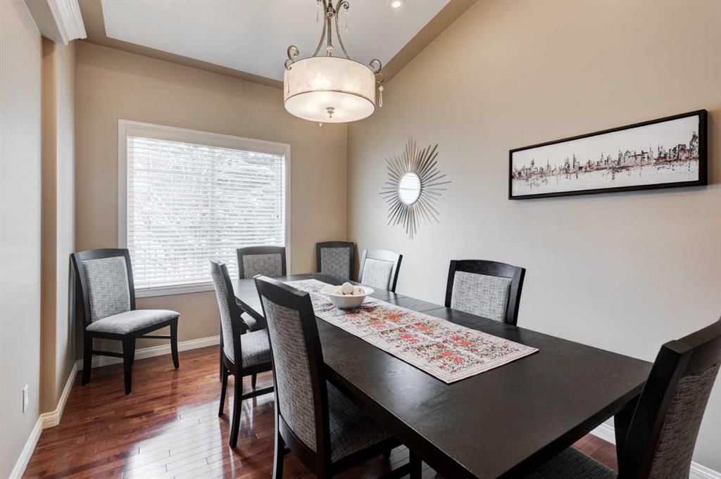 180 Sierra Morena Landing SW, Calgary — photo 3 of 36