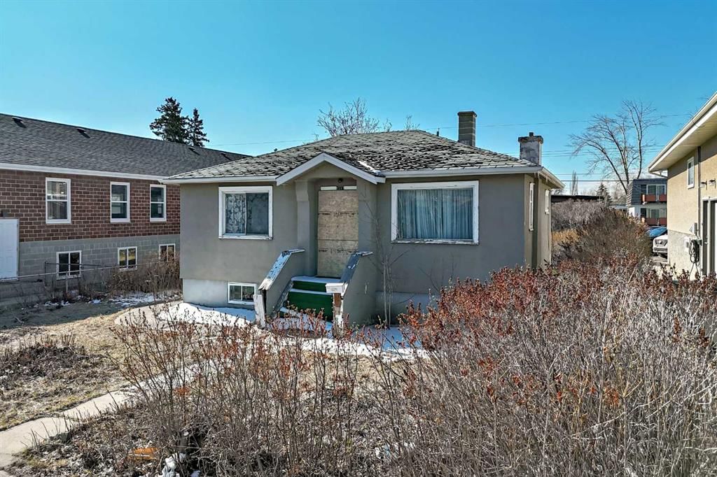 2117 5 Avenue NW, Calgary — photo 2 of 21