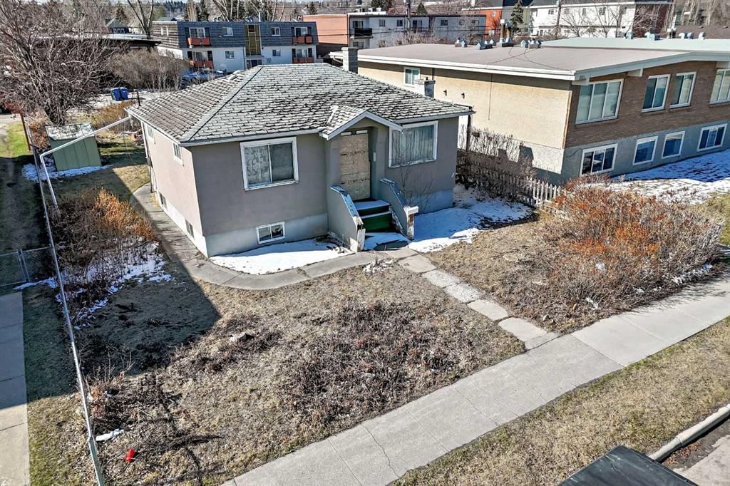 2117 5 Avenue NW, Calgary — photo 3 of 21