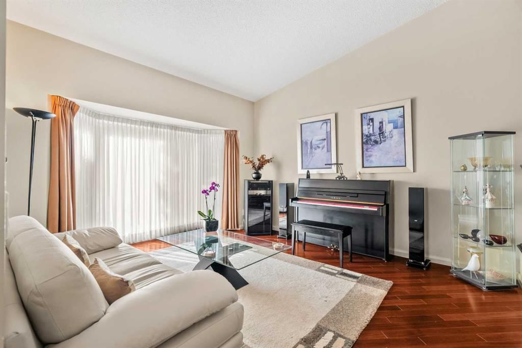 91 Sun Valley Drive SE, Calgary — photo 2 of 50