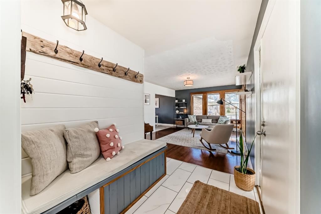 51 Foxwell Road SE, Calgary — photo 4 of 48