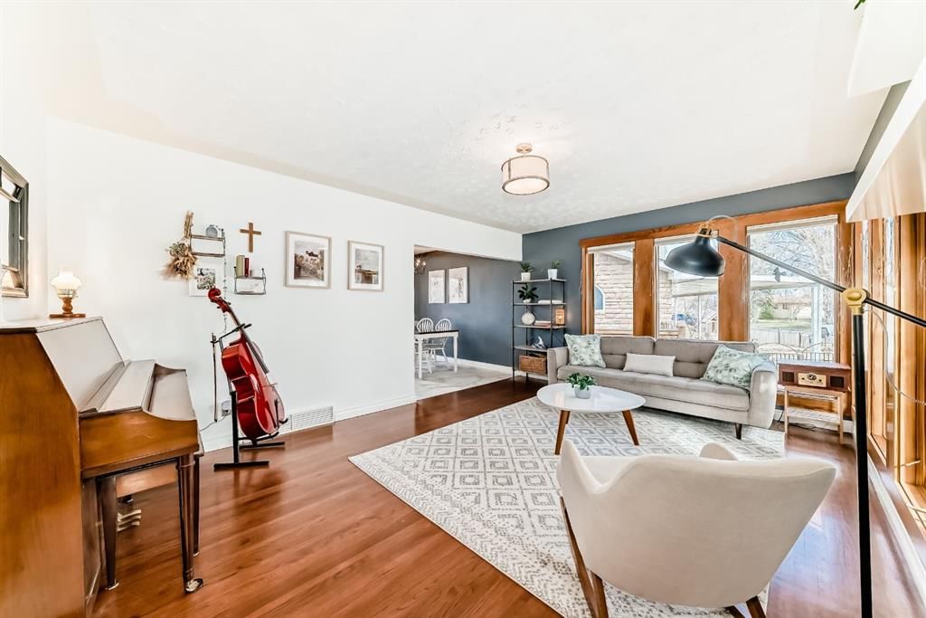 51 Foxwell Road SE, Calgary — photo 5 of 48
