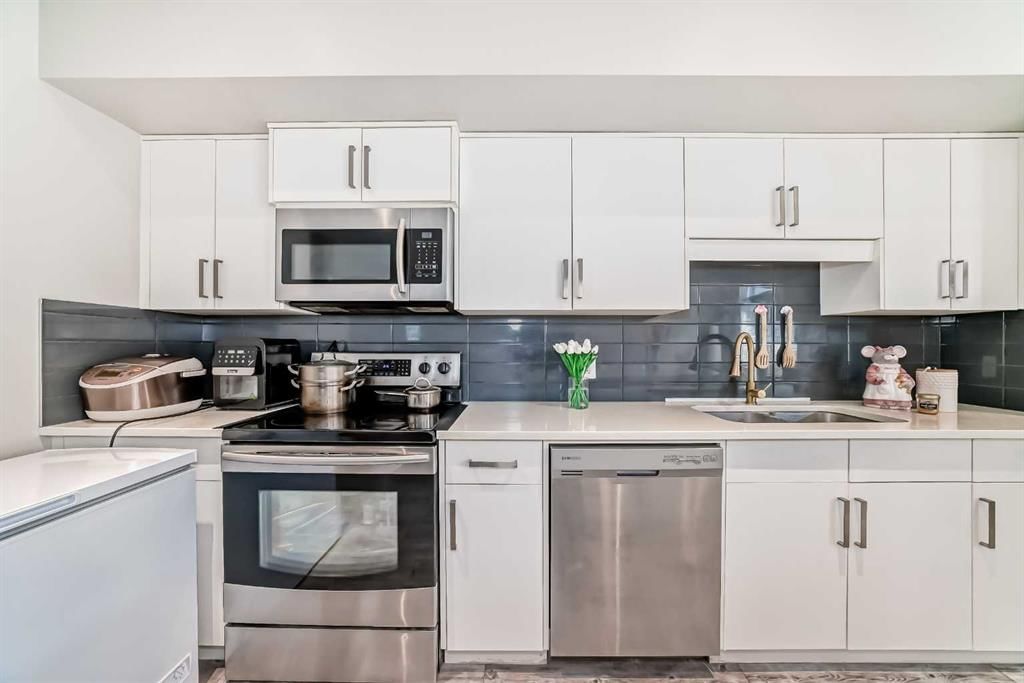 220, 7 Westpark Common SW, Calgary — photo 4 of 37