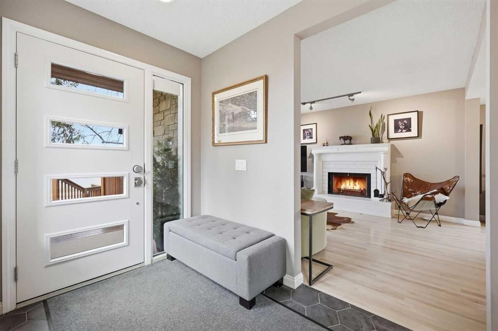 2712 22 Street SW, Calgary — photo 2 of 49