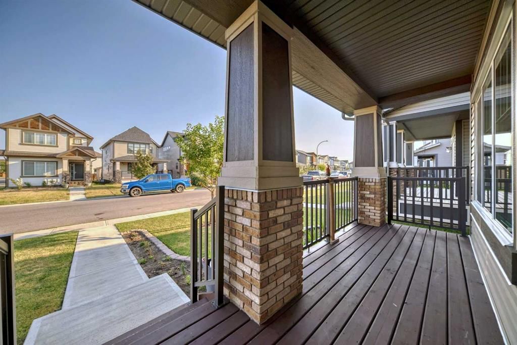 9 Copperpond Avenue SE, Calgary — photo 2 of 32