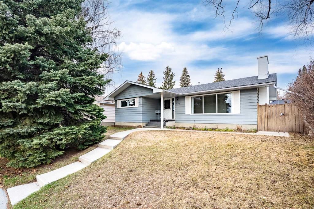 5220 Barron Drive NW, Calgary — photo 2 of 43