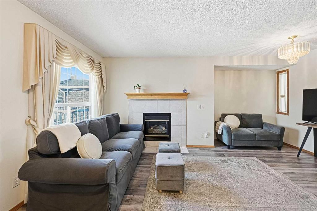 63 Anaheim Crescent NE, Calgary — photo 5 of 34