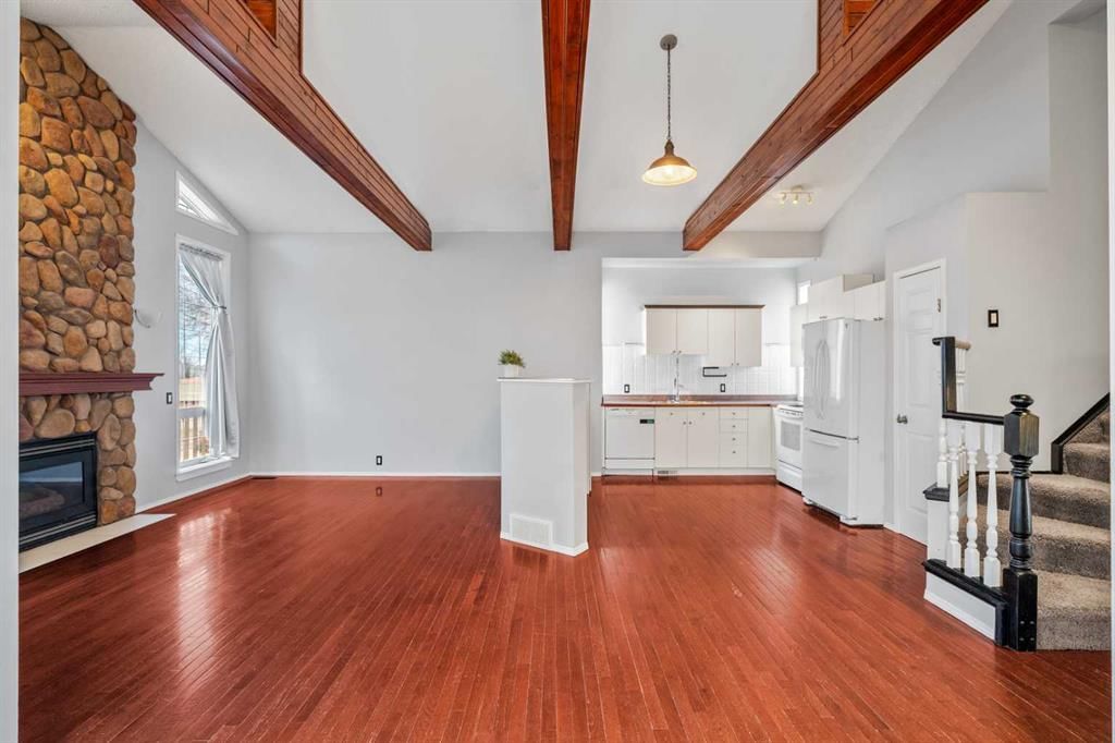 14700 Mt Mckenzie Drive SE, Calgary — photo 4 of 50