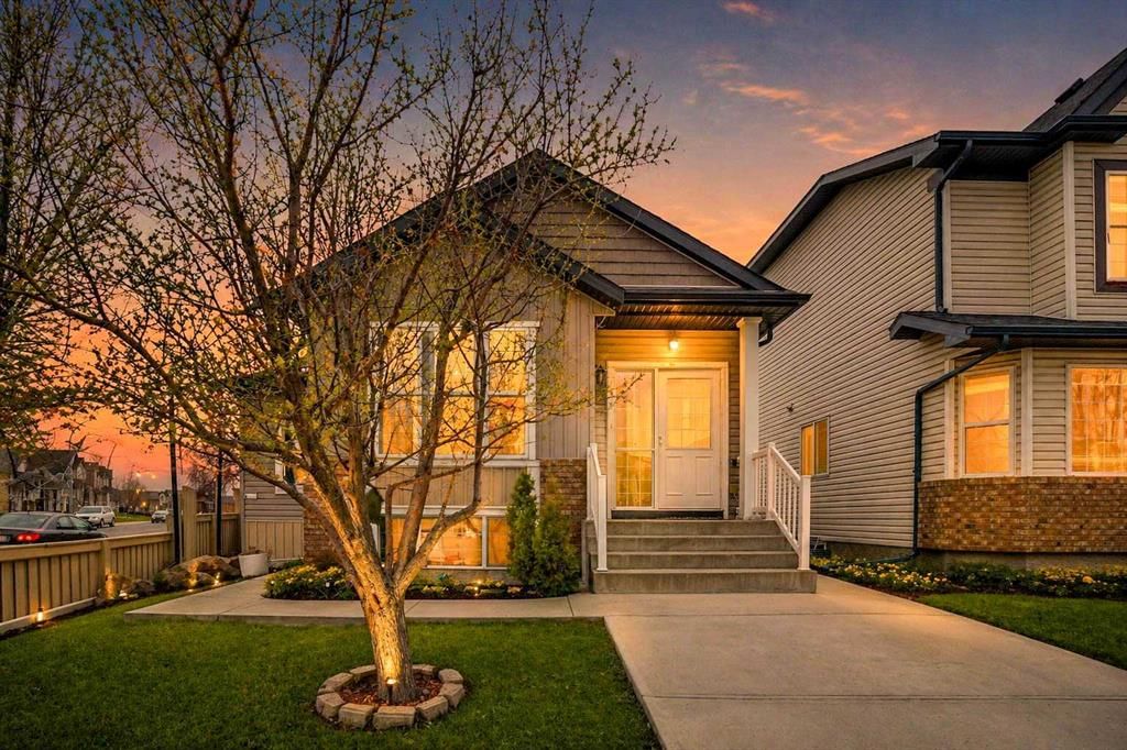 4 Martin crossing Bay NE, Calgary — photo 2 of 50