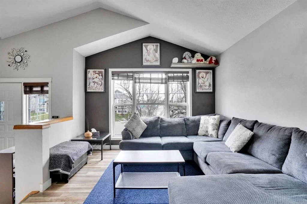 4 Martin crossing Bay NE, Calgary — photo 5 of 50