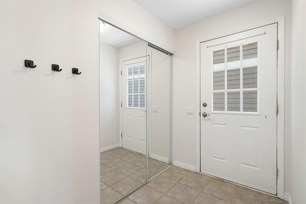 48 Midpark Gardens SE, Calgary — photo 4 of 50