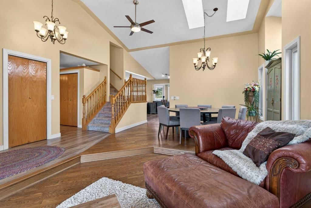 1486 Sunwood Road SE, Calgary — photo 2 of 50