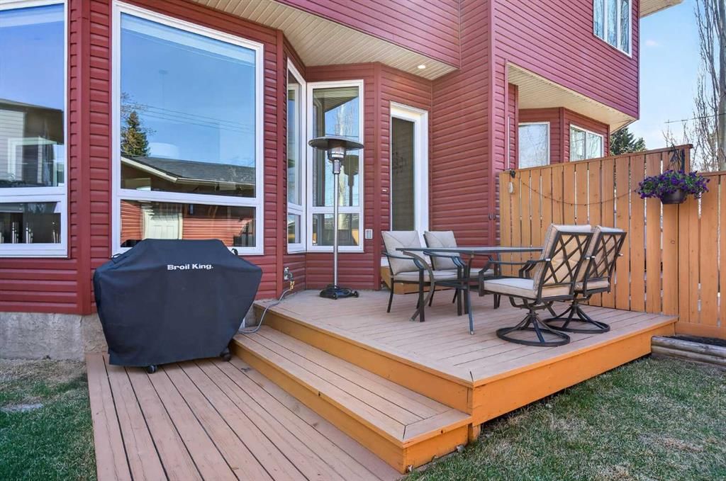 4619 84 Street NW, Calgary — photo 4 of 48