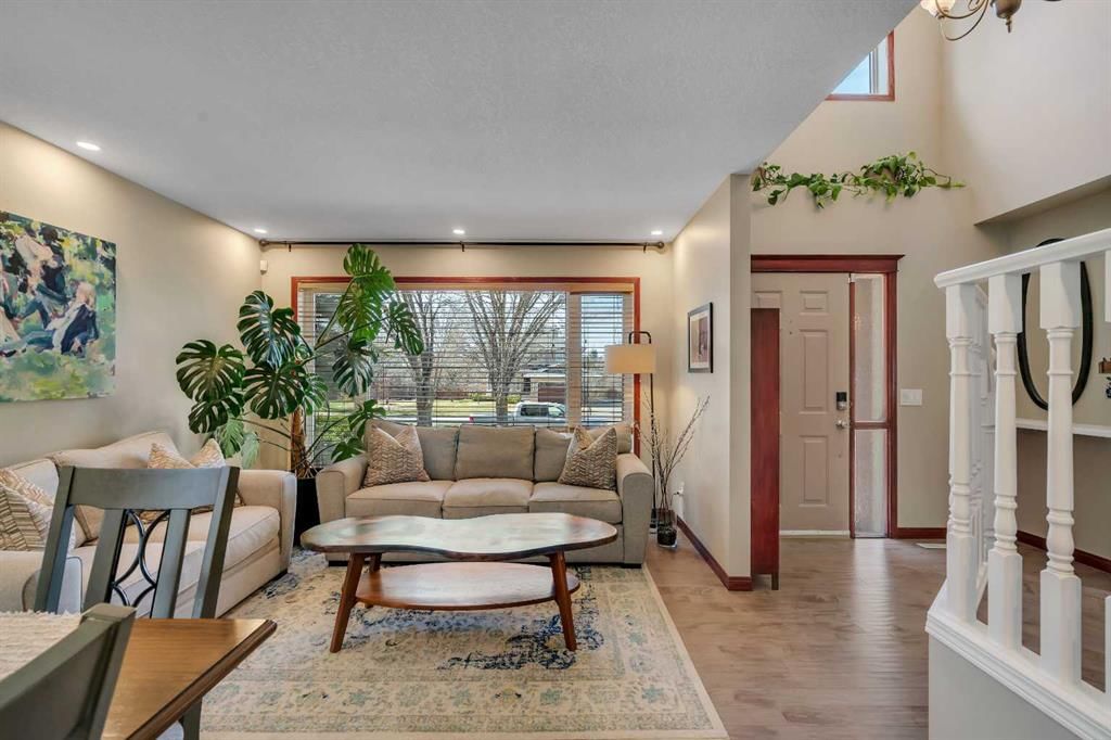 141 Mountain Park Drive SE, Calgary — photo 5 of 49