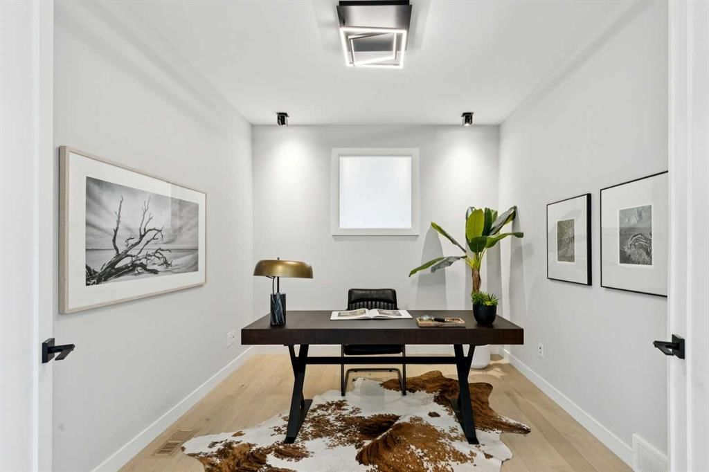 7865 8A Avenue SW, Calgary — photo 4 of 40