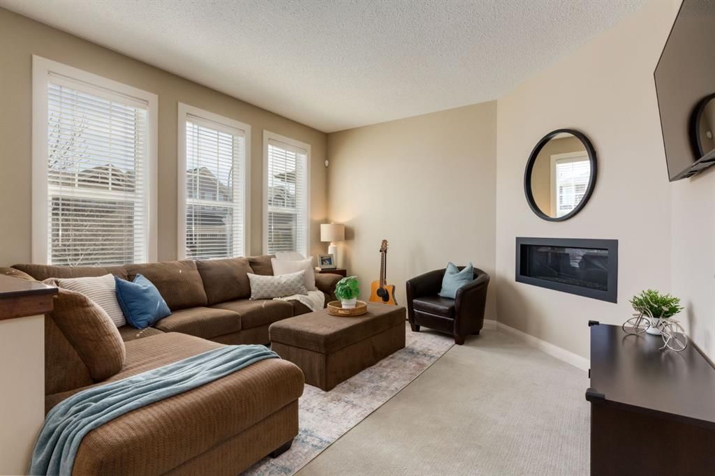 380 Evanspark Gardens NW, Calgary — photo 3 of 44