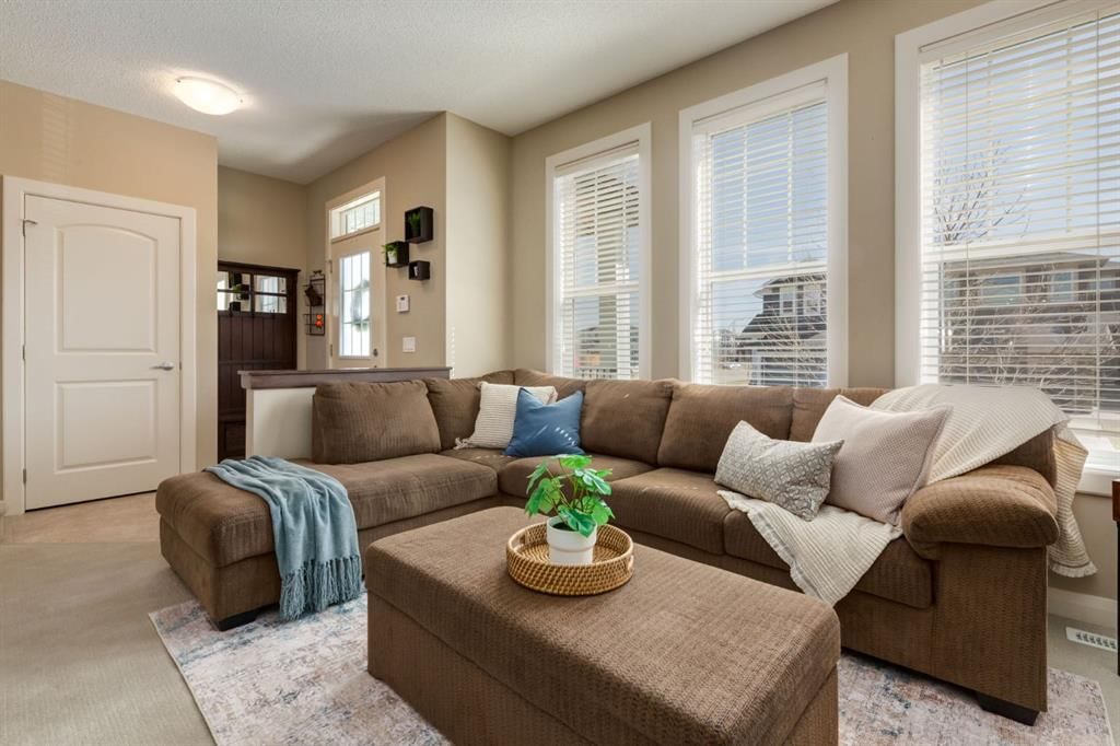 380 Evanspark Gardens NW, Calgary — photo 4 of 44