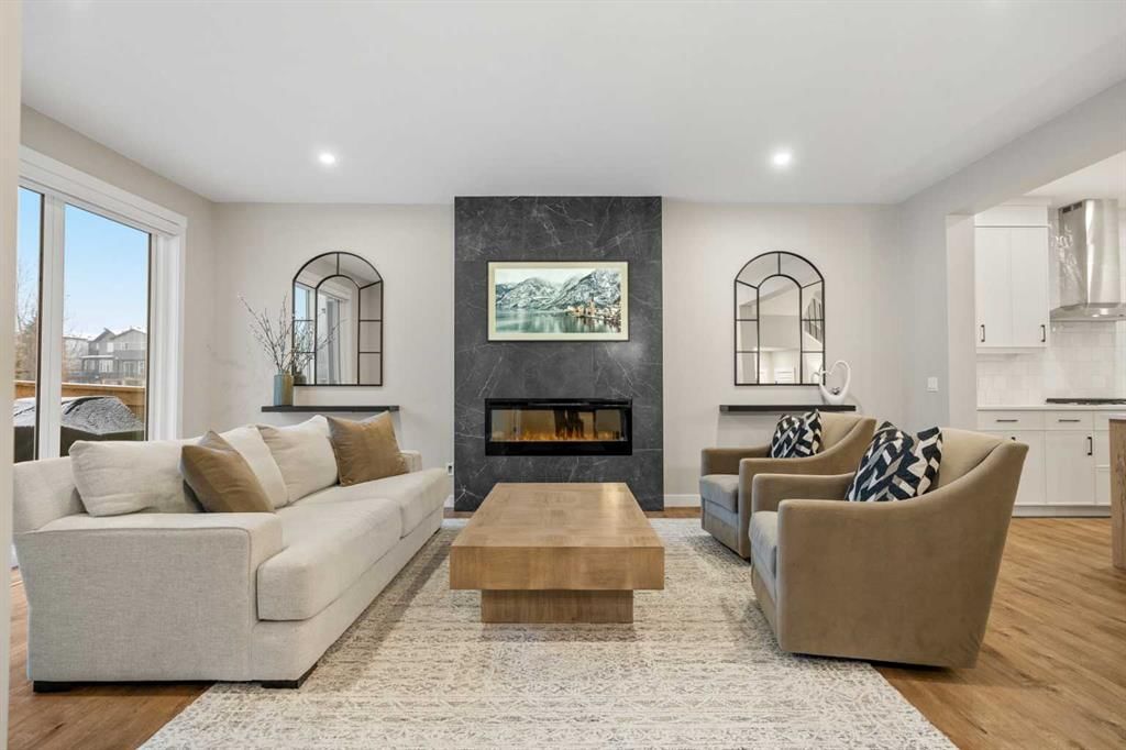 135 Silver Spruce Grove SW, Calgary — photo 2 of 50