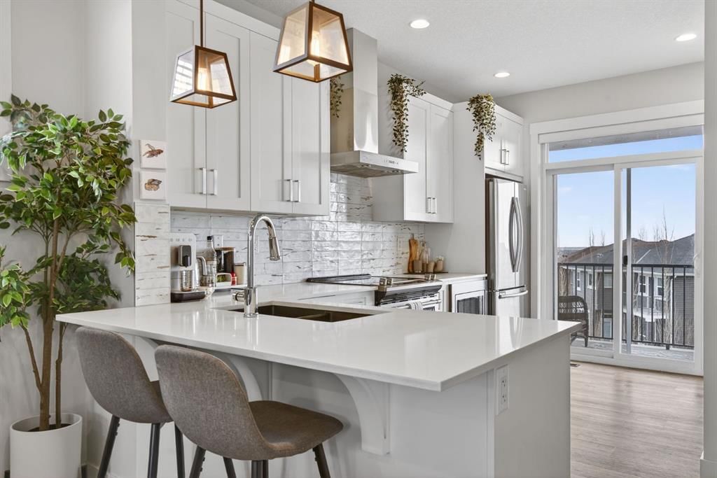 809, 355 Nolancrest Heights NW, Calgary — main listing photo