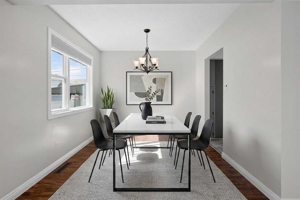 727 Macleay Road NE, Calgary — photo 3 of 49