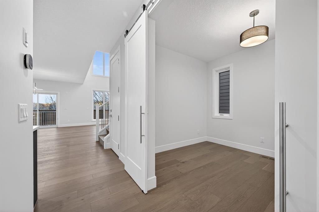 62 Westland Park SW, Calgary — photo 2 of 31