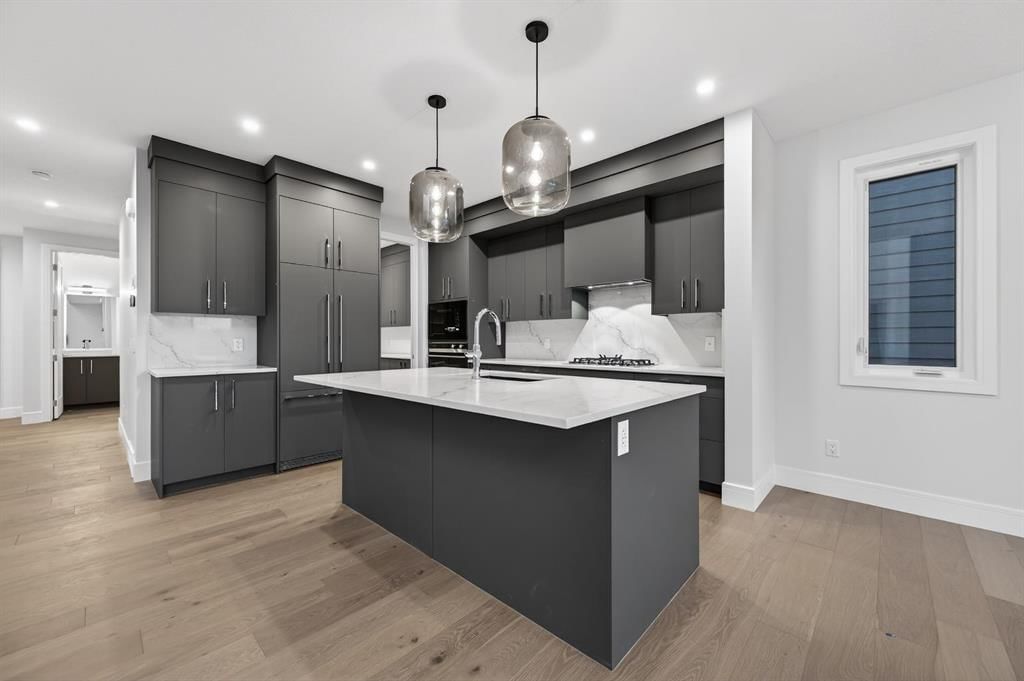 62 Westland Park SW, Calgary — photo 4 of 31