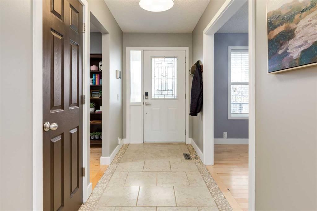16 Prestwick Road SE, Calgary — photo 2 of 50