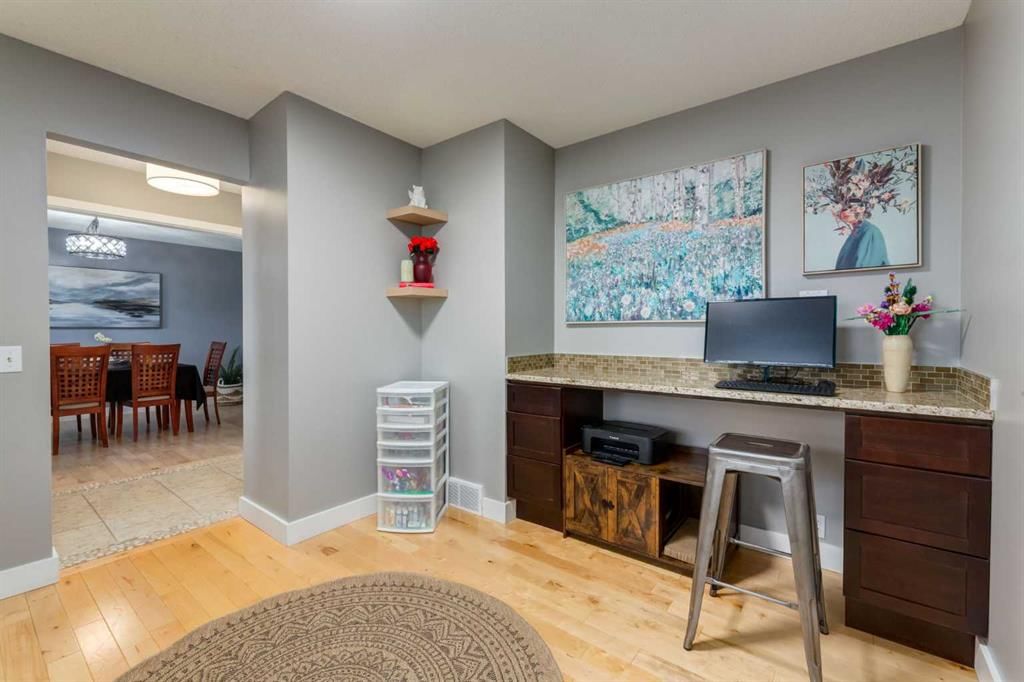 16 Prestwick Road SE, Calgary — photo 5 of 50