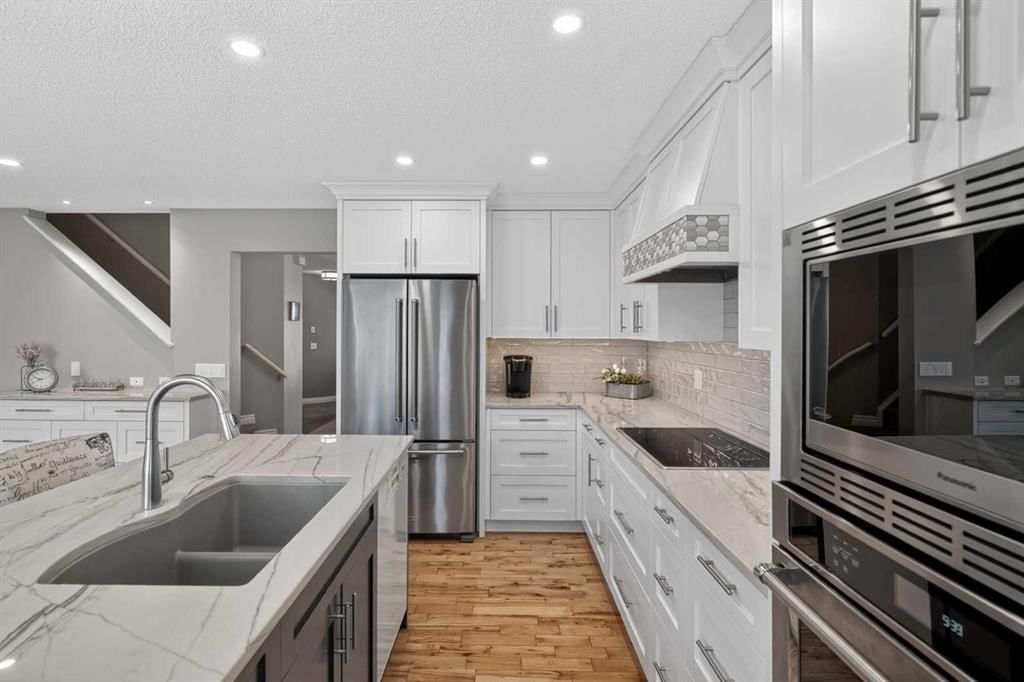 3513 Douglas Woods Heights SE, Calgary — photo 5 of 49