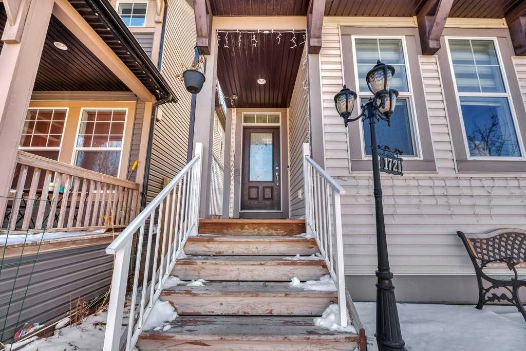 1721 New Brighton Drive SE, Calgary — photo 3 of 44