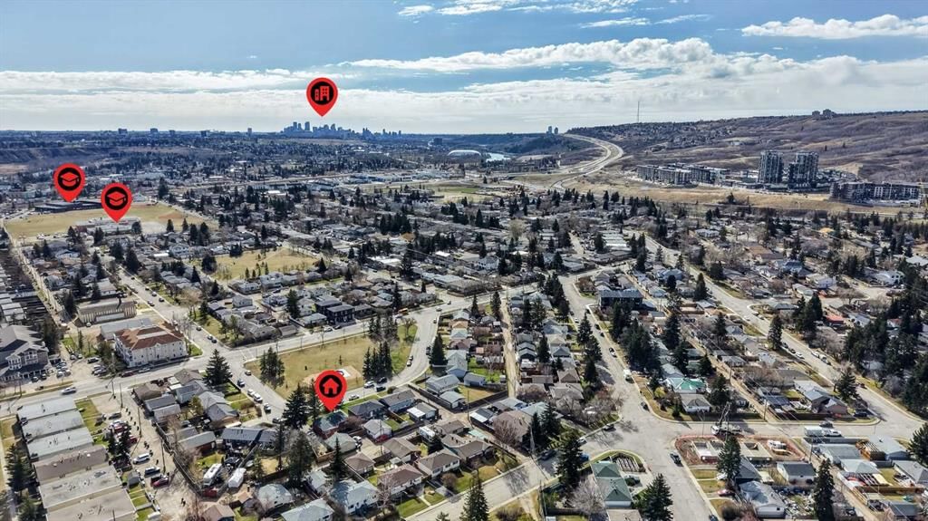 32 Beaupre Crescent NW, Calgary — photo 4 of 46