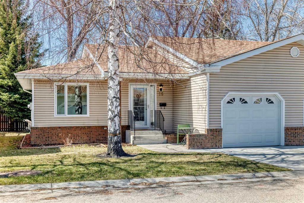16 Vandoos Gardens NW, Calgary — main listing photo