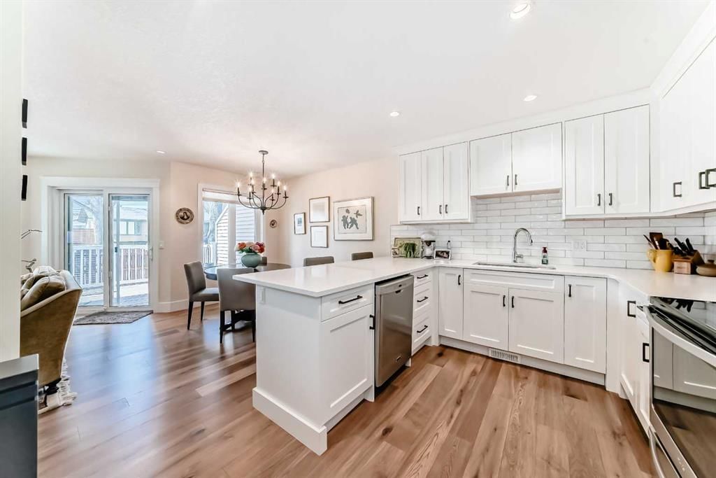 16 Vandoos Gardens NW, Calgary — photo 4 of 36