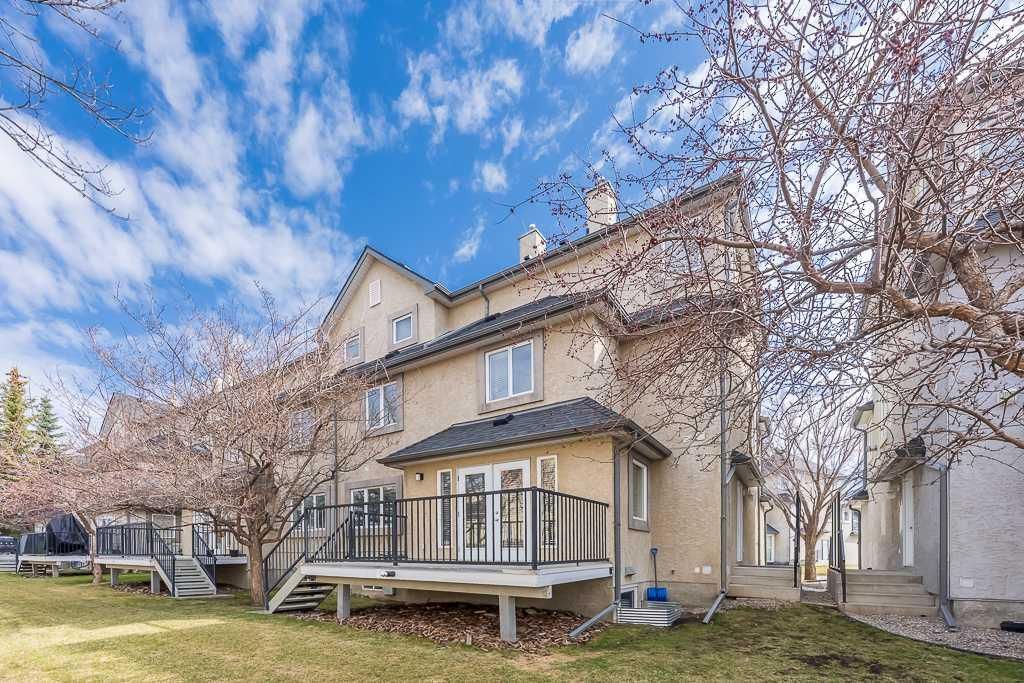172 Simcoe Place SW, Calgary — photo 3 of 23