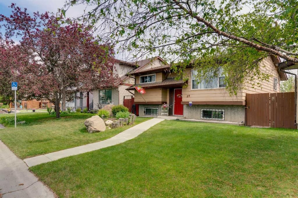 20 Ogmoor Crescent SE, Calgary — photo 2 of 41